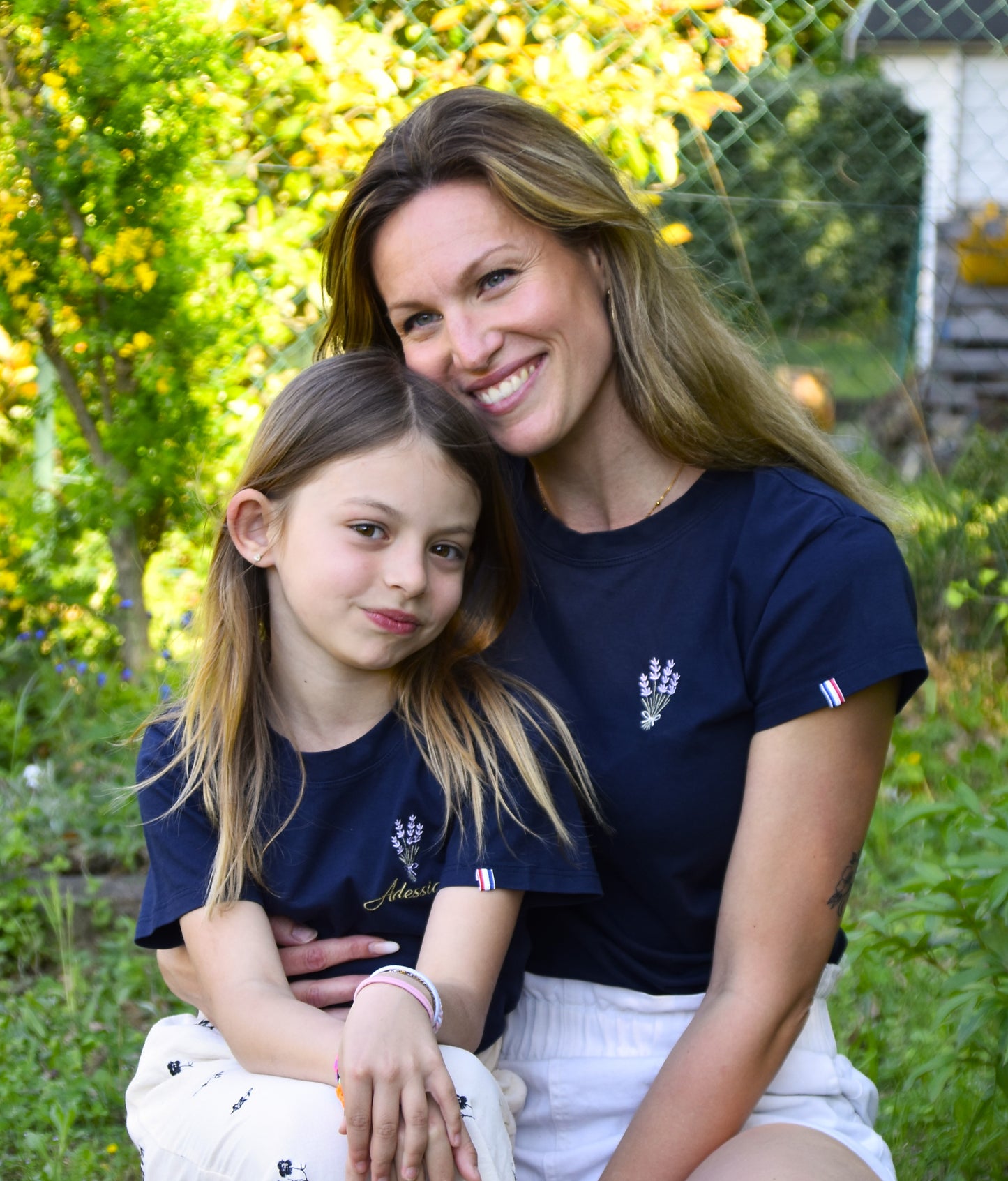 T-shirt bleu marine coton bio brodé — Fabriqué en France | Adessias