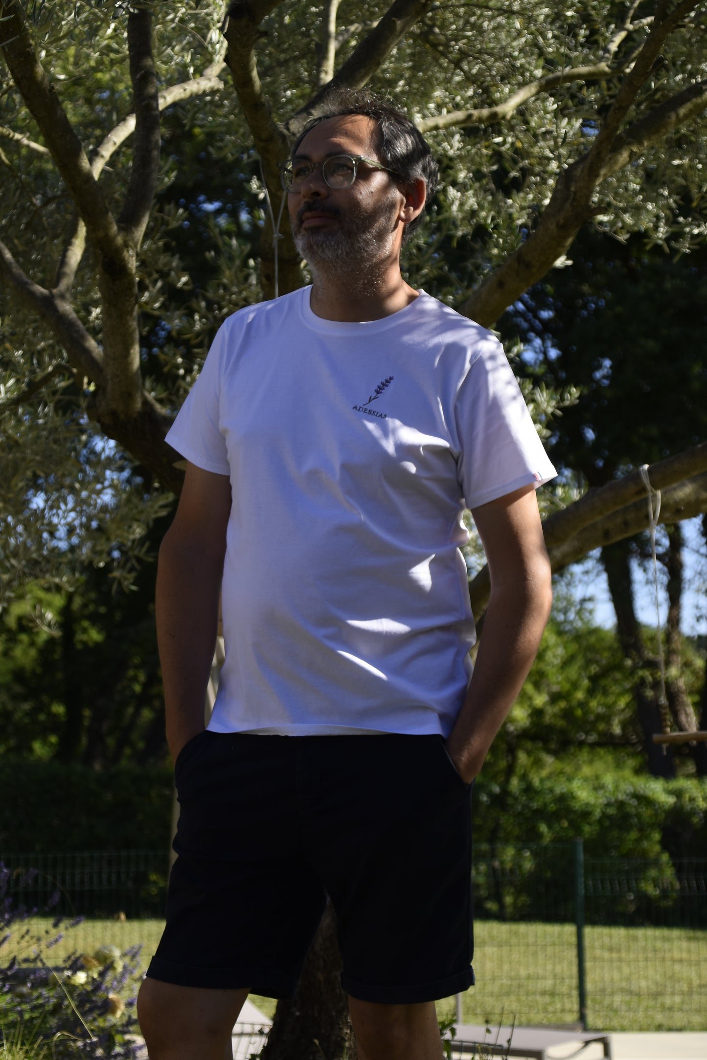 T-shirt homme brodé lavande — coton bio, fabriqué en France | Adessias