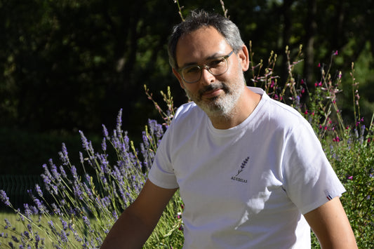 T-shirt homme brodé lavande — coton bio, fabriqué en France | Adessias