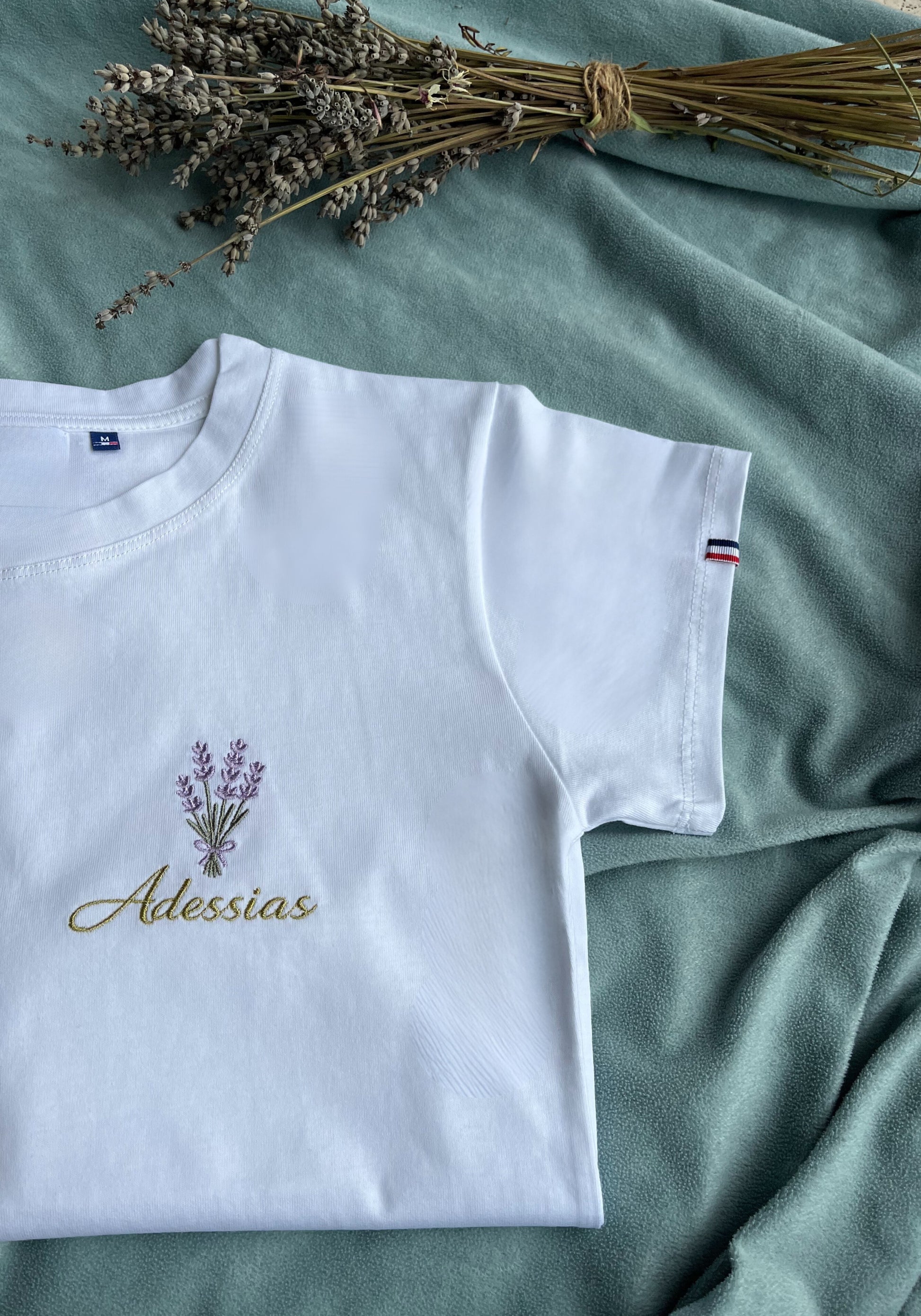 T-shirt blanc femme brodé lavande Adessias made in france drôme provençale coton bio